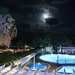 Grand Levent فندق