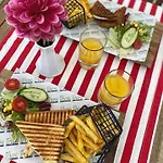 Hotel Grand Levent